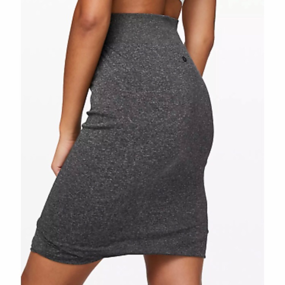 LULULEMON sold out high waisted pencil skirt
